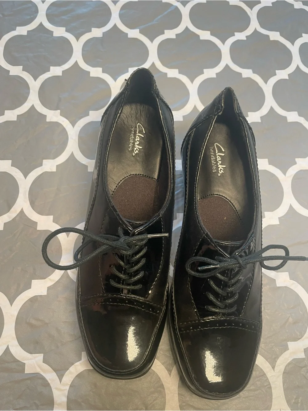 Clarks Bendables Honest Lace-Up Patent Leather Oxford Heels icon goth witchy 6.5
